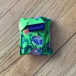 BAGGU BABY- Vibrant Green Floral Pouch